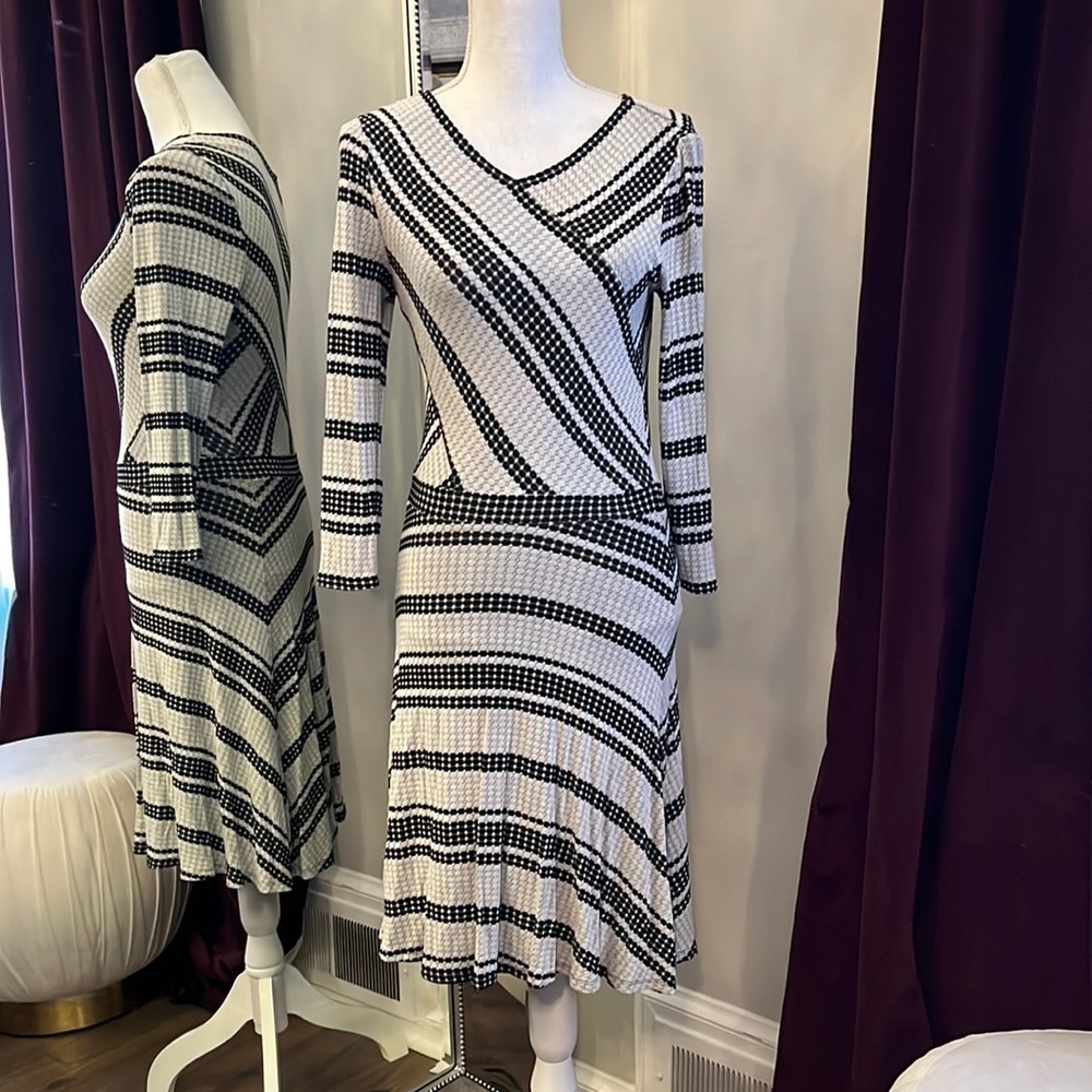 BCBGMAXAZRIA Black and Gray Dot Dress Size Small